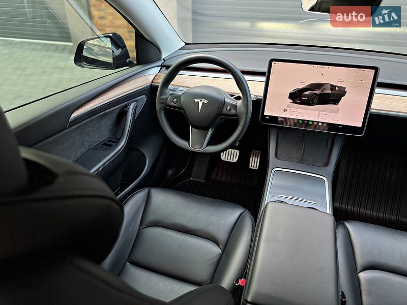 Внедорожник / Кроссовер Tesla Model Y 2023 в Черновцах