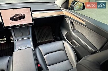 Внедорожник / Кроссовер Tesla Model Y 2023 в Черновцах