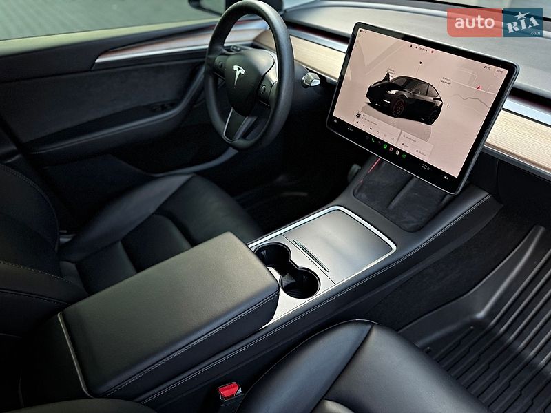 Внедорожник / Кроссовер Tesla Model Y 2023 в Черновцах