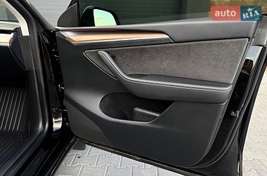 Внедорожник / Кроссовер Tesla Model Y 2023 в Черновцах