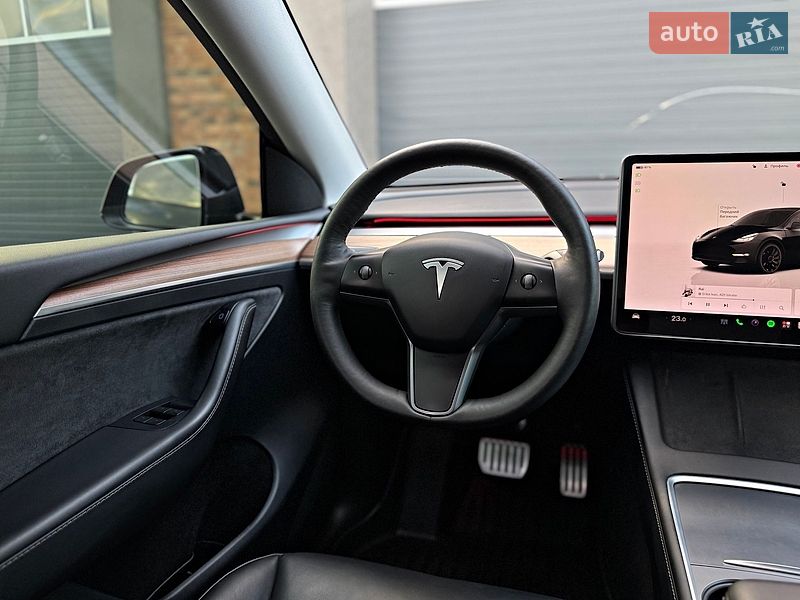 Внедорожник / Кроссовер Tesla Model Y 2023 в Черновцах