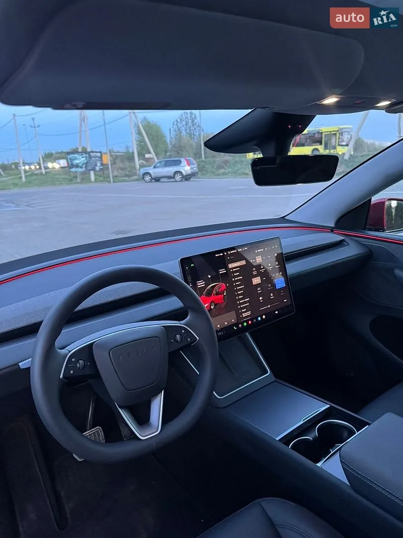 2025 Tesla Model Y - мініатюра 12