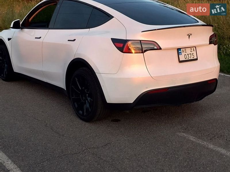 Внедорожник / Кроссовер Tesla Model Y 2022 в Самаре