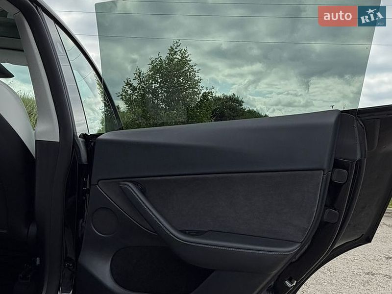 Позашляховик / Кросовер Tesla Model Y 2023 в Трускавці фото 34 Позашляховик / Кросовер Tesla Model Y 2023 в Трускавці