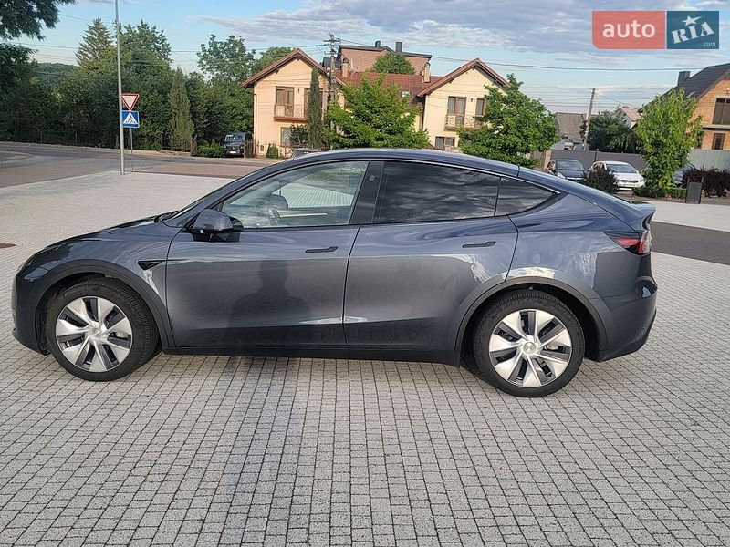 Внедорожник / Кроссовер Tesla Model Y 2023 в Львове