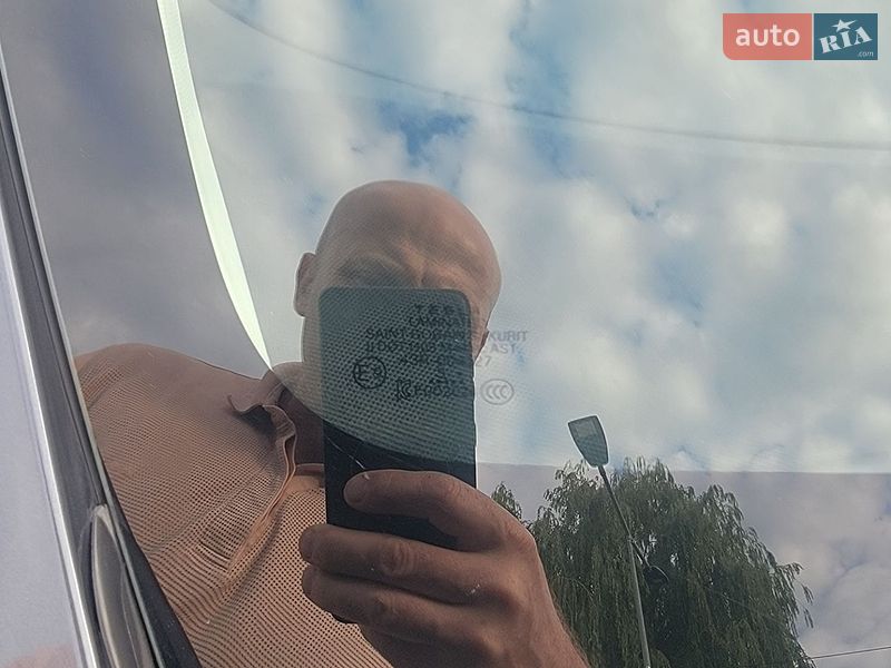 Внедорожник / Кроссовер Tesla Model Y 2023 в Львове