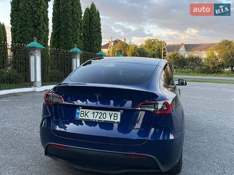 Позашляховик / Кросовер Tesla Model Y 2021 в Дубні
