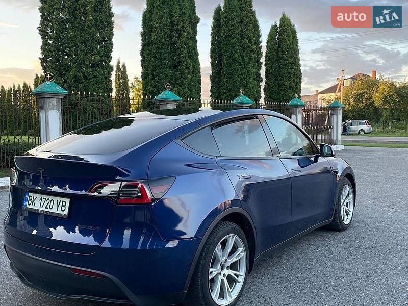 Позашляховик / Кросовер Tesla Model Y 2021 в Дубні