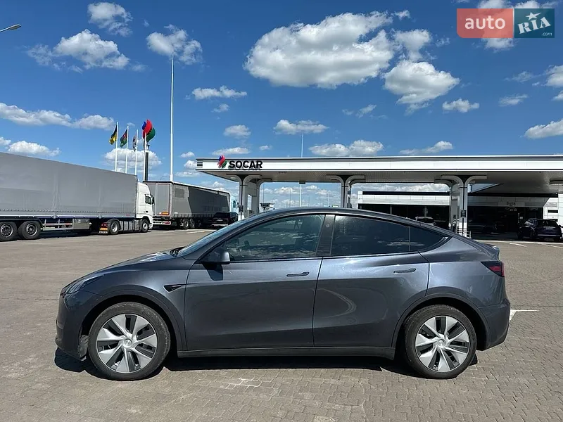Tesla Model Y 2023