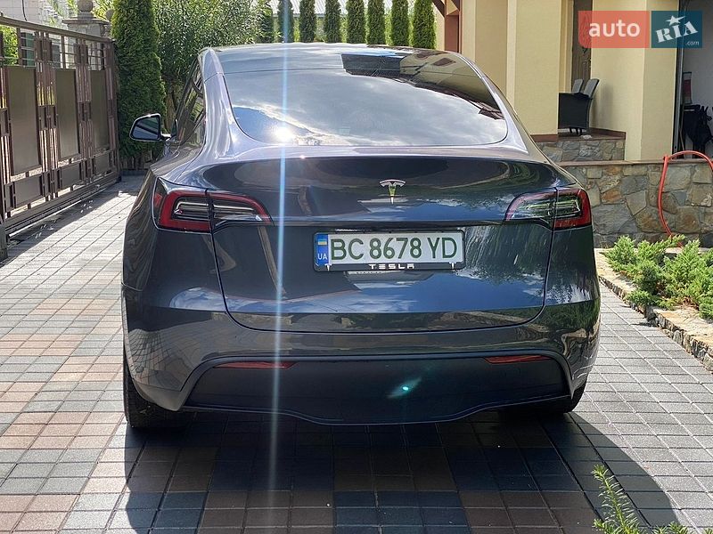 Внедорожник / Кроссовер Tesla Model Y 2023 в Трускавце