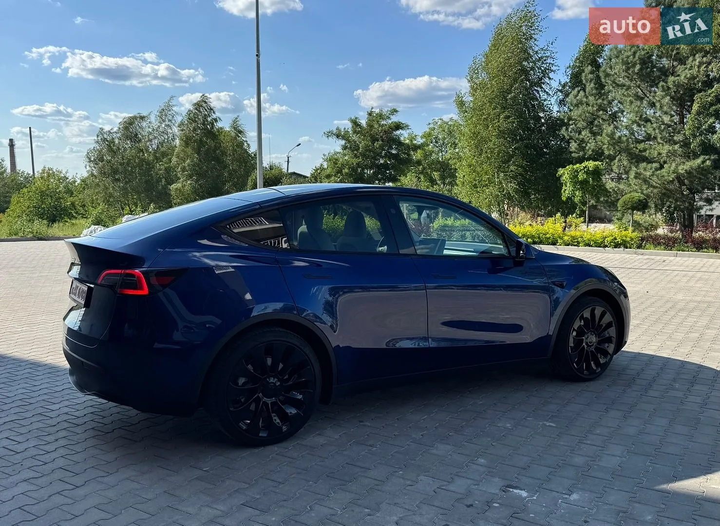 2024 Tesla Model Y - мініатюра 9