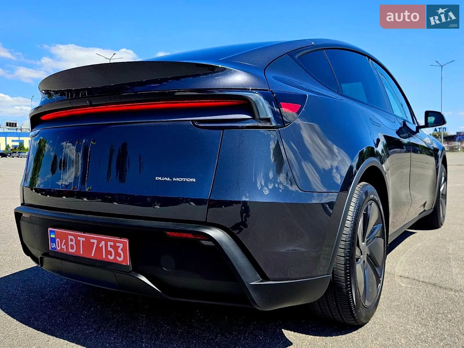 2025 Tesla Model Y - мініатюра 9