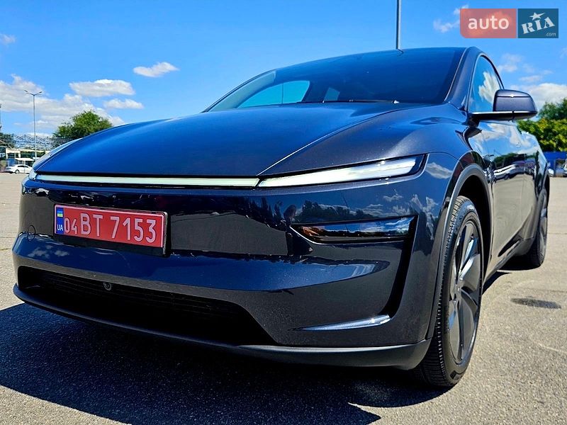 Tesla Model Y, фото з оголошення