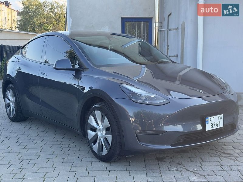 Позашляховик / Кросовер Tesla Model Y 2020 в Івано-Франківську