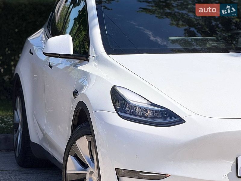Позашляховик / Кросовер Tesla Model Y 2021 в Стрию