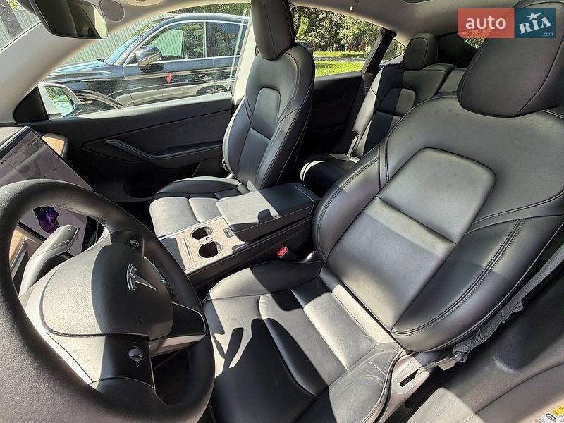 Позашляховик / Кросовер Tesla Model Y 2021 в Стрию