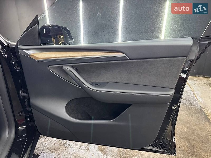 Внедорожник / Кроссовер Tesla Model Y 2023 в Днепре фото 15 Внедорожник / Кроссовер Tesla Model Y 2023 в Днепре