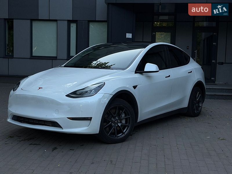 Позашляховик / Кросовер Tesla Model Y 2022 в Києві фото 3 Позашляховик / Кросовер Tesla Model Y 2022 в Києві