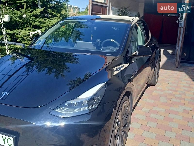 Tesla Model Y 2023