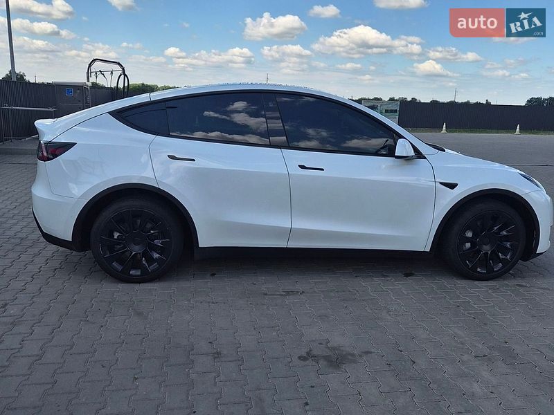 Позашляховик / Кросовер Tesla Model Y 2022 в Кагарлику