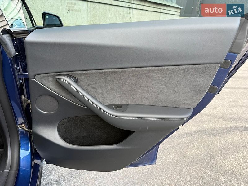Позашляховик / Кросовер Tesla Model Y 2022 в Києві