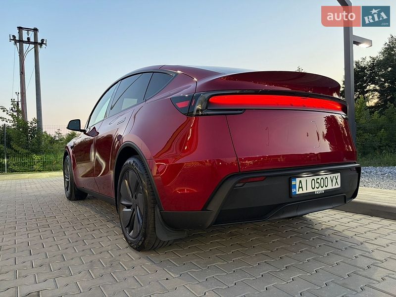 Внедорожник / Кроссовер Tesla Model Y 2025 в Киеве