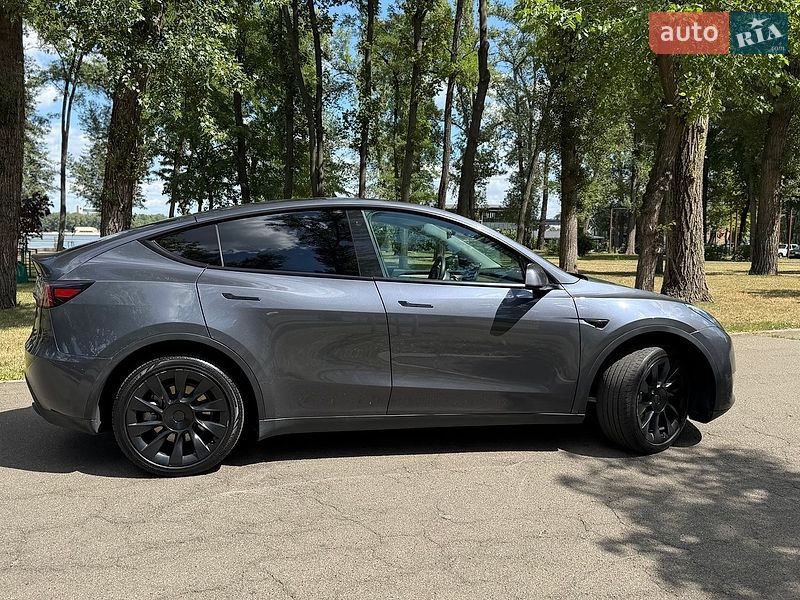 Позашляховик / Кросовер Tesla Model Y 2023 в Києві фото 11 Позашляховик / Кросовер Tesla Model Y 2023 в Києві