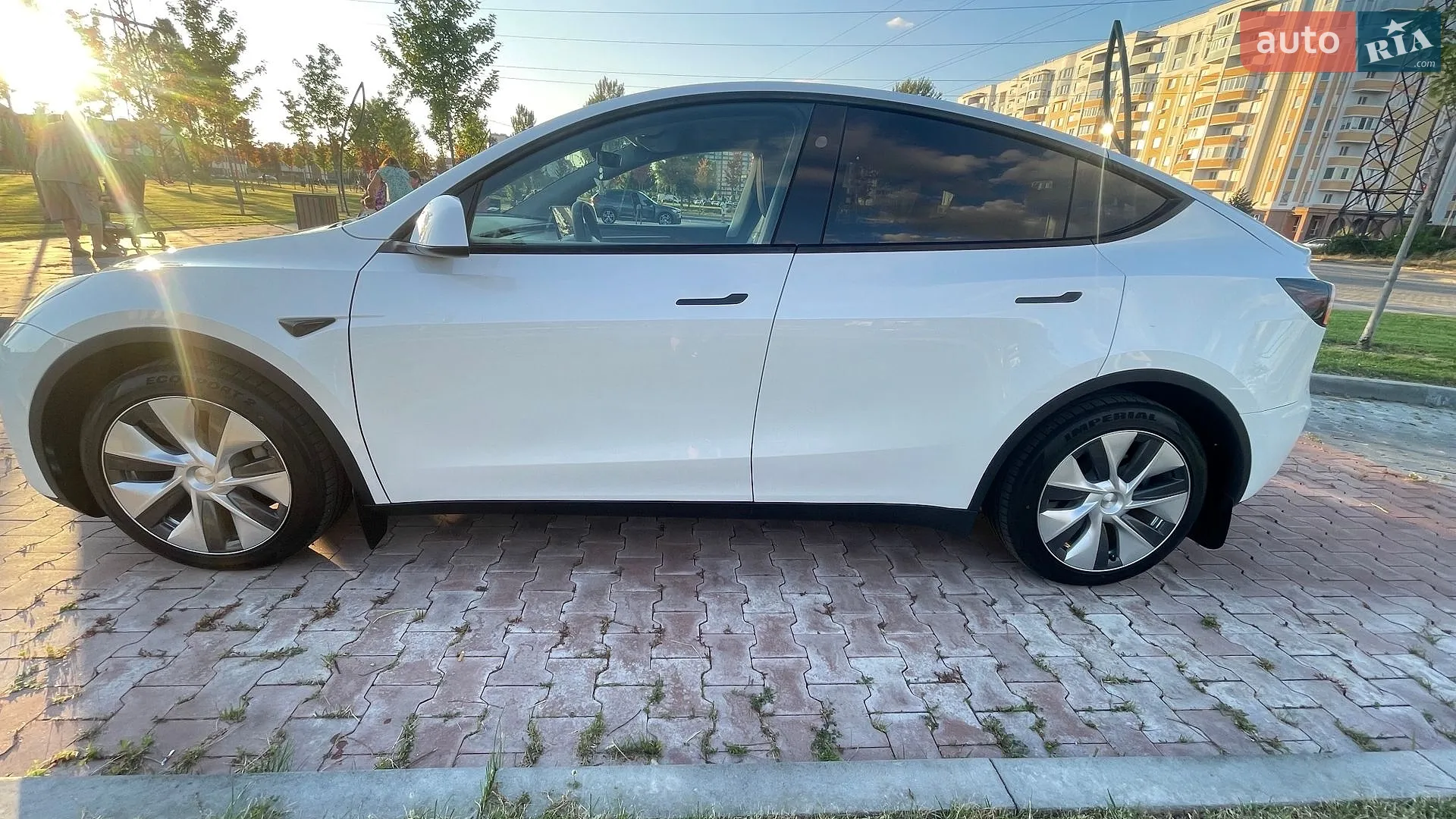 2024 Tesla Model Y - мініатюра 10
