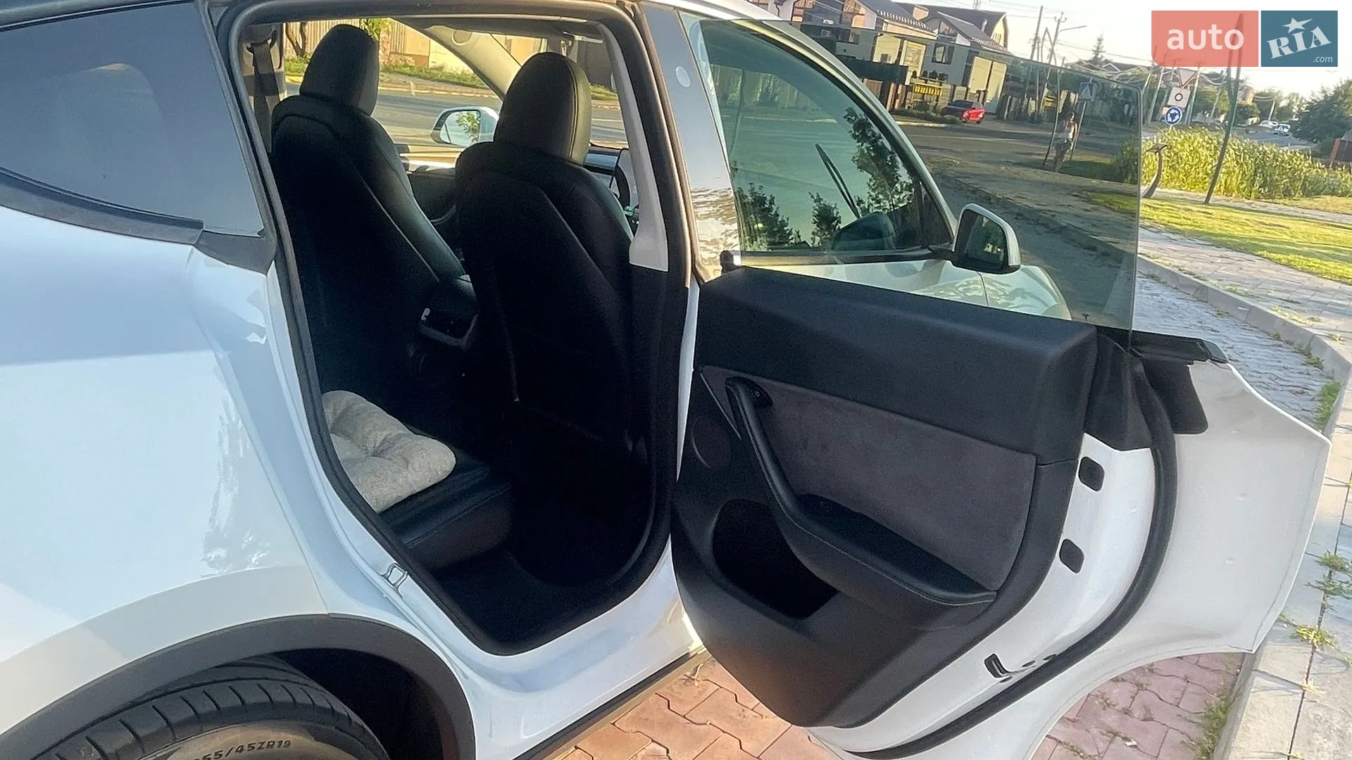 2024 Tesla Model Y - мініатюра 57