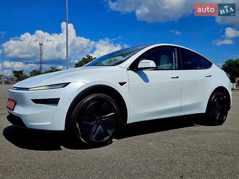 Внедорожник / Кроссовер Tesla Model Y 2025 в Днепре