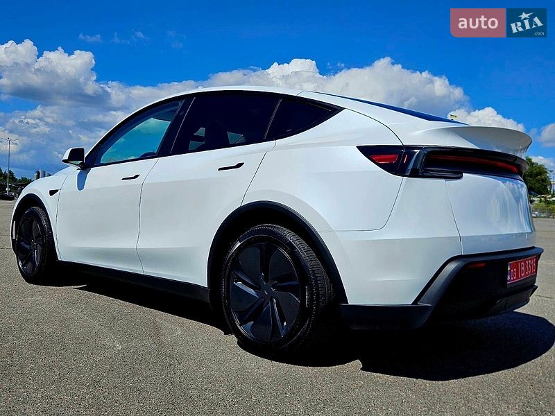 Внедорожник / Кроссовер Tesla Model Y 2025 в Днепре