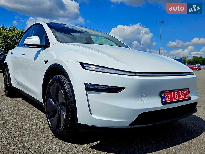 Внедорожник / Кроссовер Tesla Model Y 2025 в Днепре