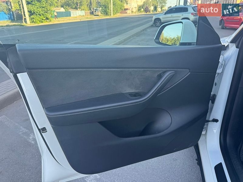 Внедорожник / Кроссовер Tesla Model Y 2021 в Белой Церкви