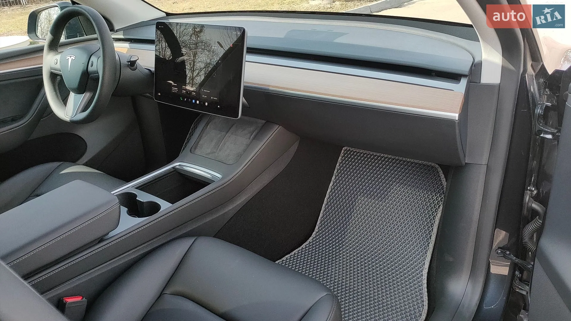 2025 Tesla Model Y - мініатюра 7