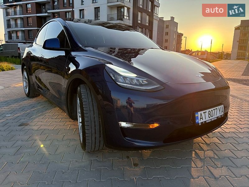 Tesla Model Y 2021