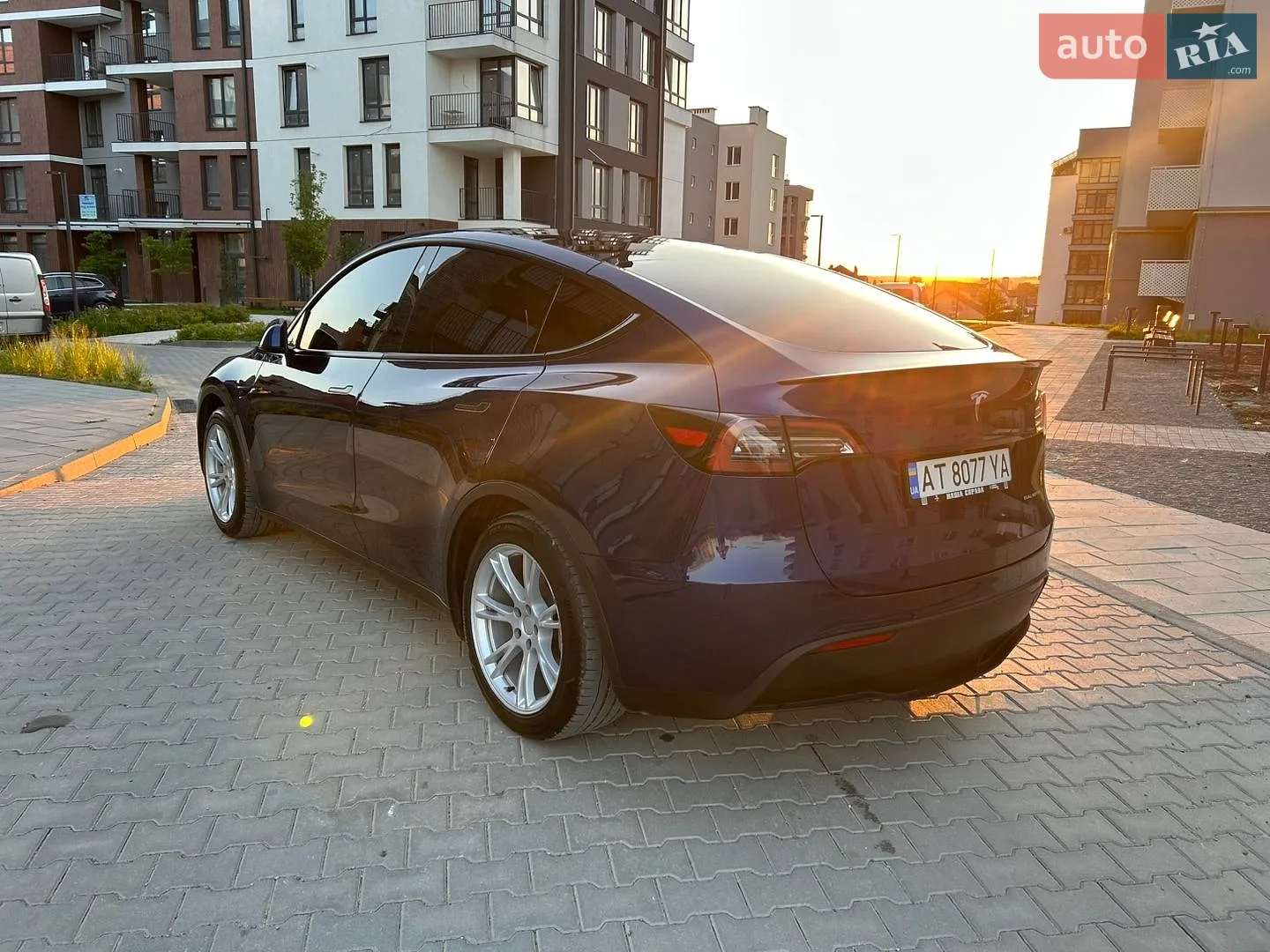 2021 Tesla Model Y - мініатюра 8