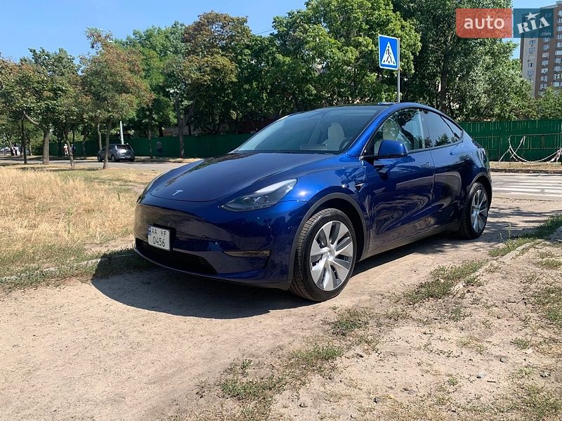 Tesla Model Y 2023