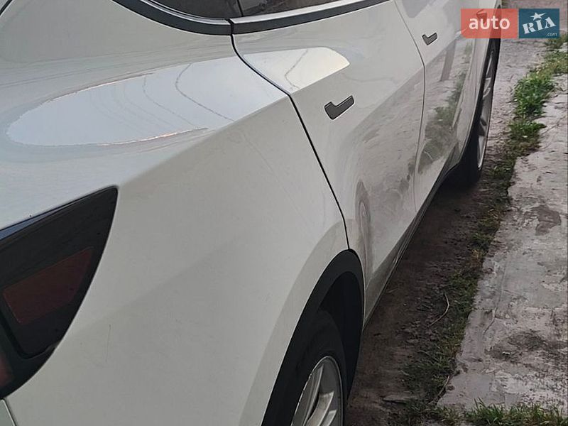 Позашляховик / Кросовер Tesla Model Y 2021 в Києві
