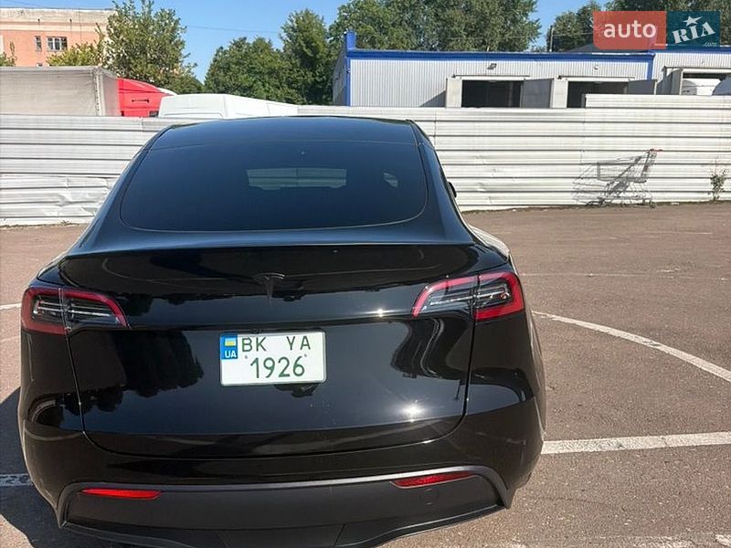 Позашляховик / Кросовер Tesla Model Y 2025 в Рівному