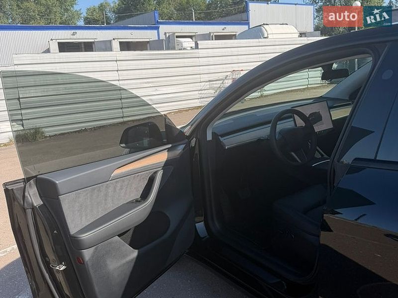 Позашляховик / Кросовер Tesla Model Y 2025 в Рівному