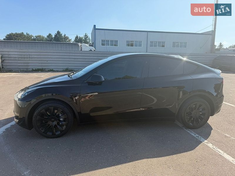 Позашляховик / Кросовер Tesla Model Y 2025 в Рівному