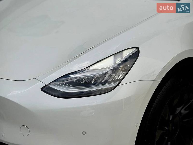 Внедорожник / Кроссовер Tesla Model Y 2020 в Киеве