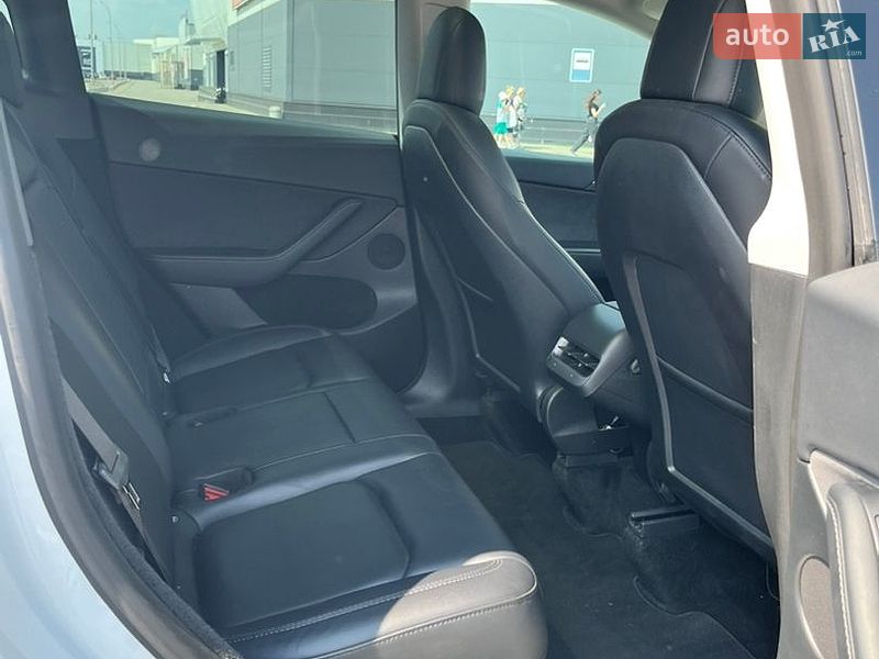 Внедорожник / Кроссовер Tesla Model Y 2023 в Киеве