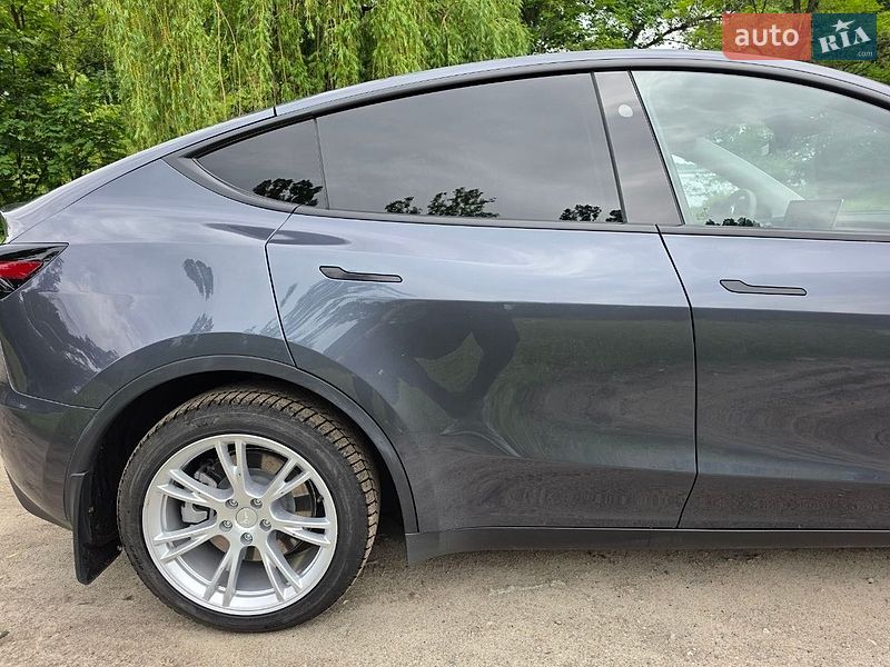Внедорожник / Кроссовер Tesla Model Y 2023 в Днепре