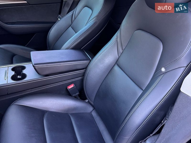 Позашляховик / Кросовер Tesla Model Y 2023 в Дніпрі