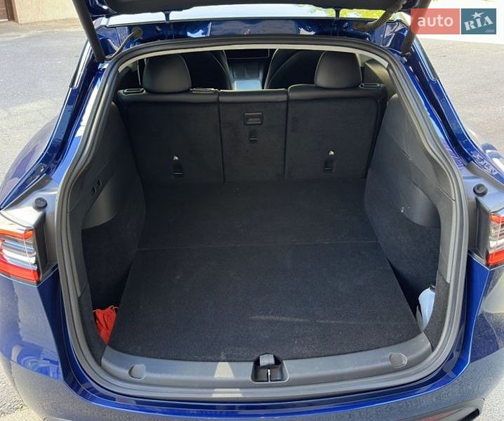 Внедорожник / Кроссовер Tesla Model Y 2021 в Львове