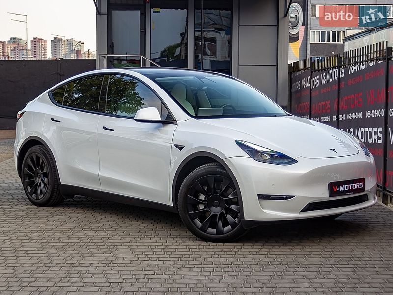 Внедорожник / Кроссовер Tesla Model Y 2022 в Киеве