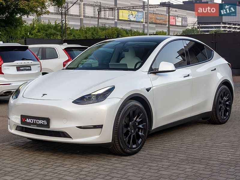 Внедорожник / Кроссовер Tesla Model Y 2022 в Киеве