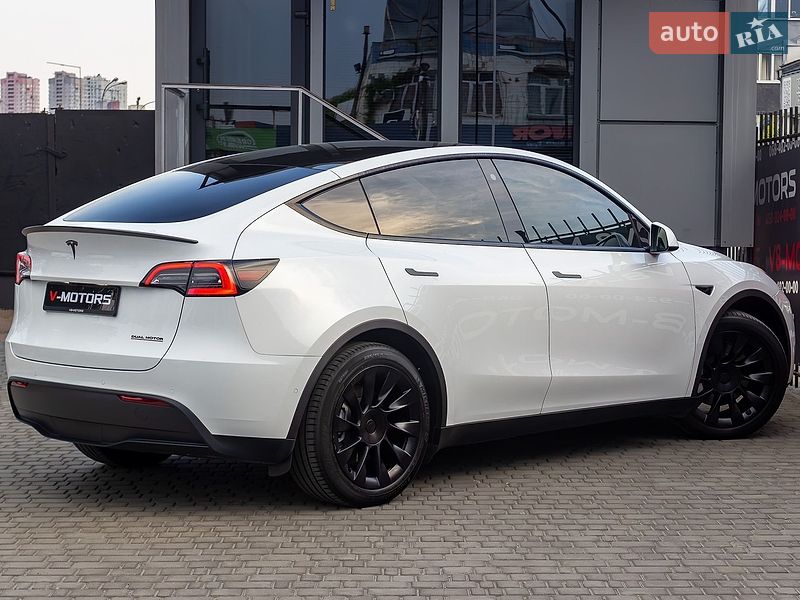 Внедорожник / Кроссовер Tesla Model Y 2022 в Киеве