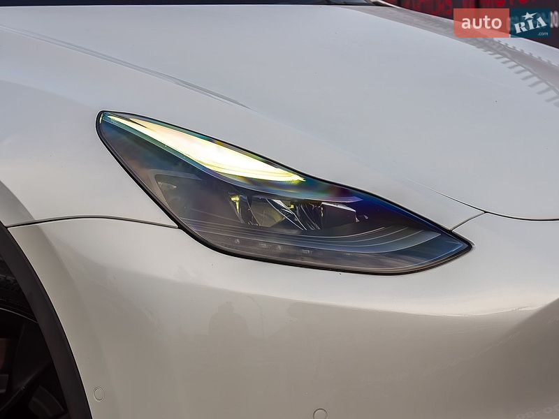 Внедорожник / Кроссовер Tesla Model Y 2022 в Киеве